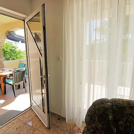 Barbara Apartment Banj